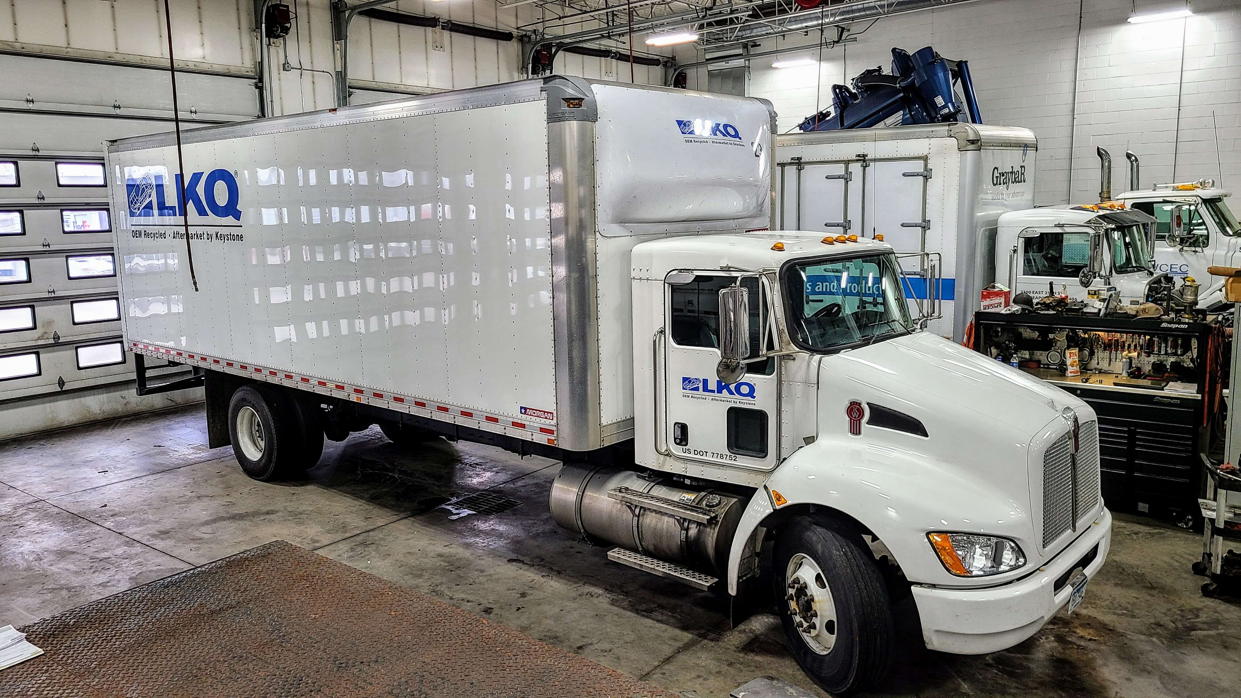 heavy duty commercial dock truck