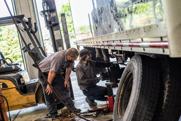 Driver's guide to replacing the tires on your box and dock trucks
